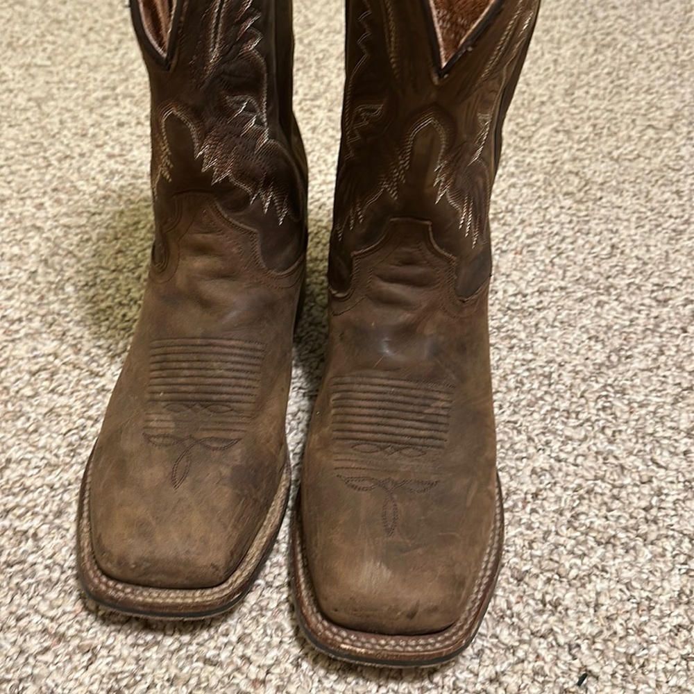 Ariat